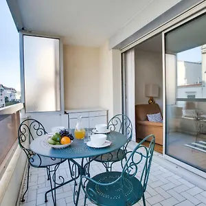 https://welkeys-apartment-pellot.biarritzhotels.info